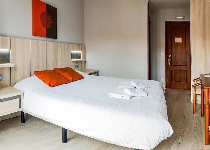 Rural En Solanas מלון